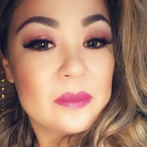 Meet your Posher, Yvette